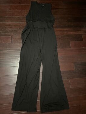 Black Sleeveless Wide Leg Jumpsuit Romper w/ Pockets Back Zip Minimal Chic